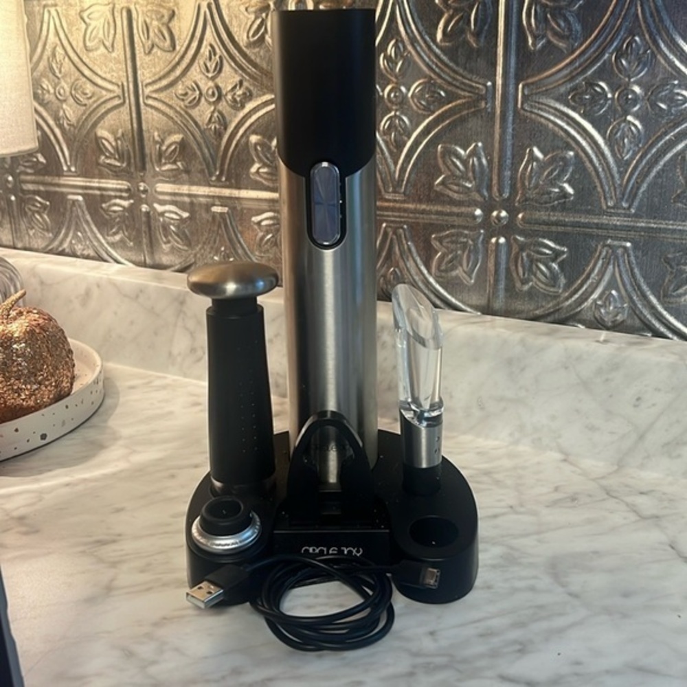 Circle Joy electric wine opener and beer bottle opener
